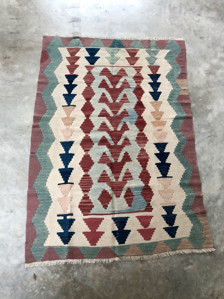 VINTAGE KILIM RUG "GRETCHEN"