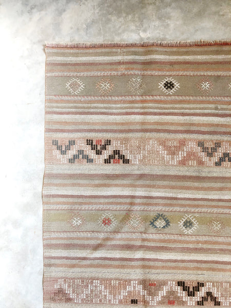 VINTAGE KILIM RUG "NINA"