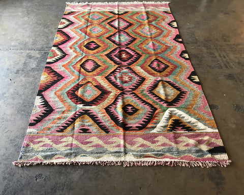 VINTAGE KILIM RUG "TIGER LILY"