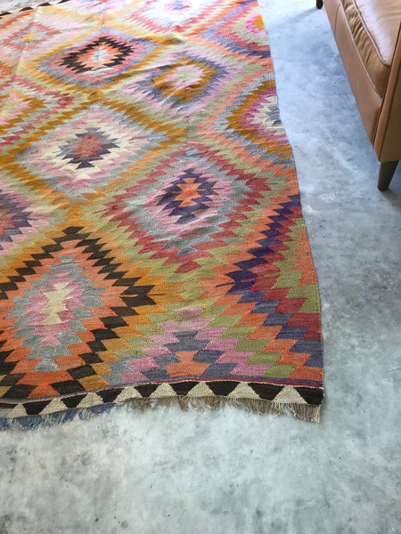 VINTAGE KILIM RUG "MAGGIE"